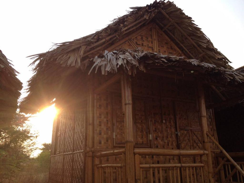 Bamboo House Apartamento Bagan Exterior foto